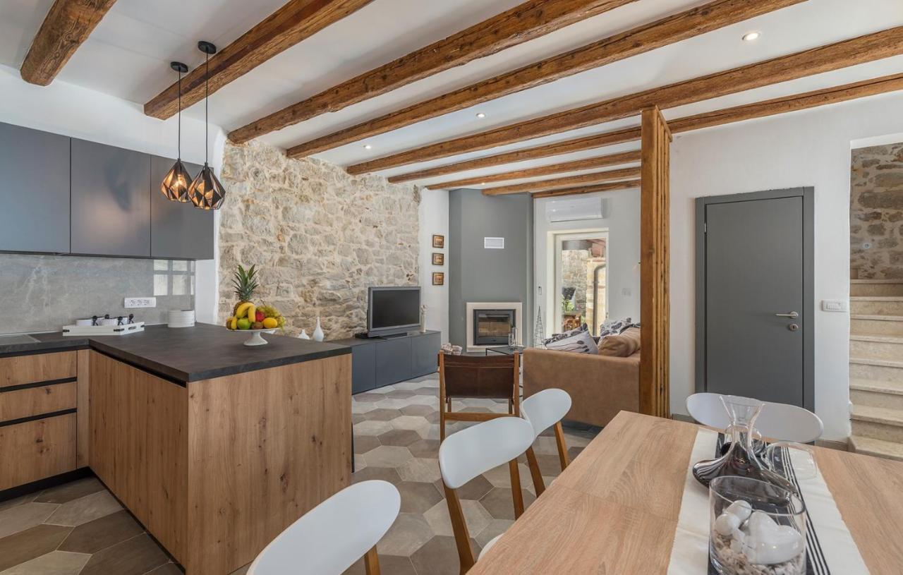 Beautiful Stone House - Villa Parentium With Private Pool Dračevac Εξωτερικό φωτογραφία
