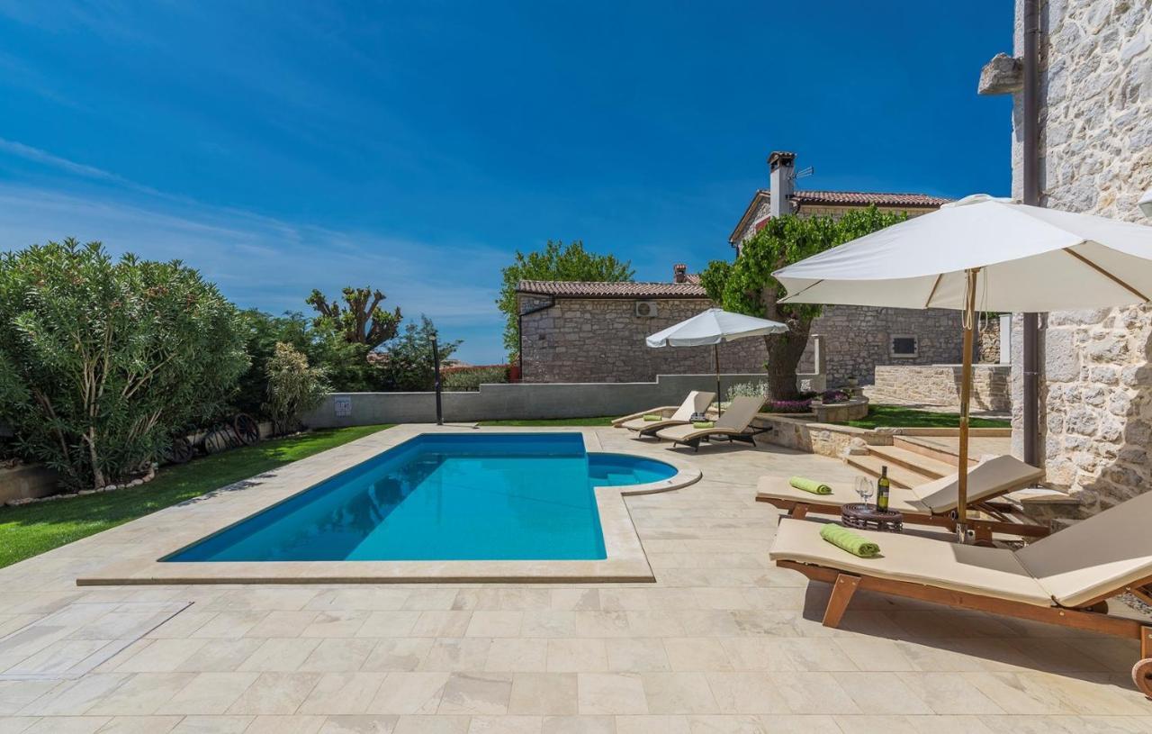 Beautiful Stone House - Villa Parentium With Private Pool Dračevac Εξωτερικό φωτογραφία