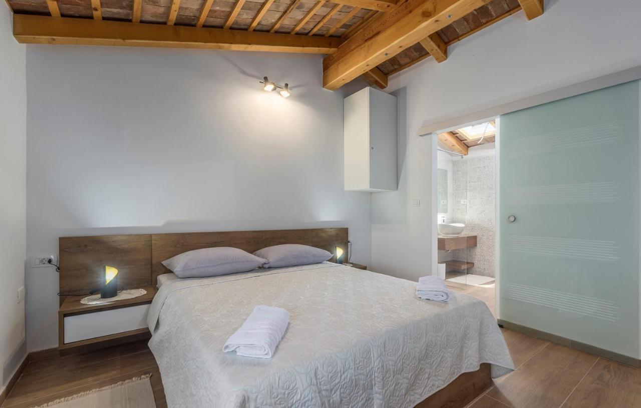 Beautiful Stone House - Villa Parentium With Private Pool Dračevac Εξωτερικό φωτογραφία